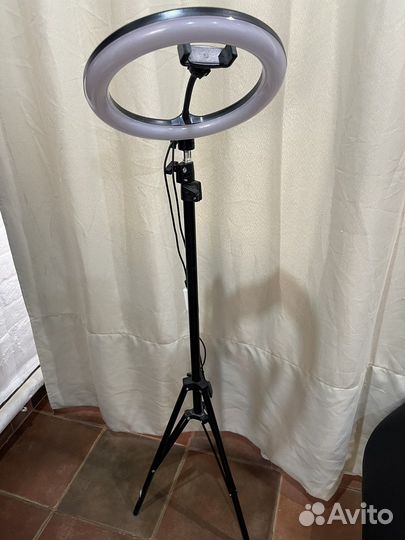 Кольцевая лампа. Диаметр 26 см