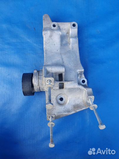 Кронштейн генератора Volkswagen Polo 1.4 16V