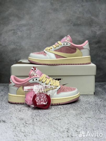 Travis Scott x Air Jordan 1 Low 'Sail/Shy Pink'