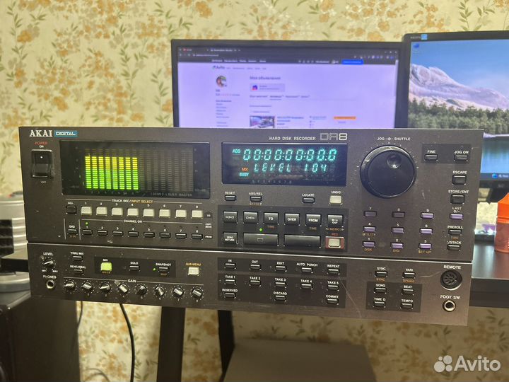 Цифровой рекордер с жестким диском Akai DR8