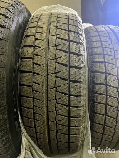 Bridgestone Blizzak Revo GZ 225/60 R17
