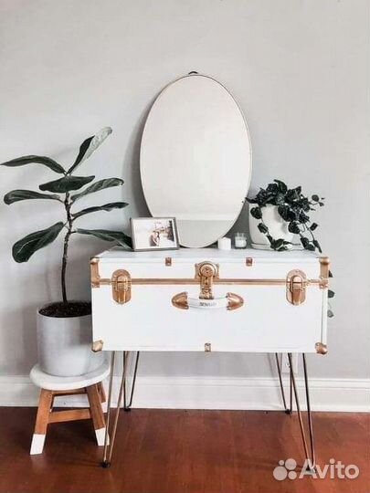 Столик ретро