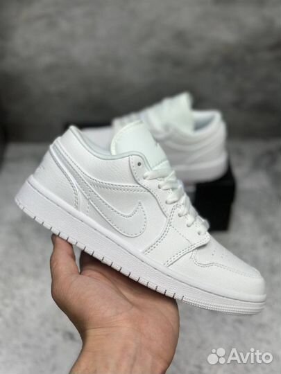 Nike Air Jordan 1 Low White