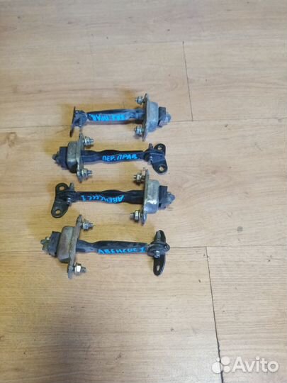 Ограничители дверей Тойота Авенсис 1 Т 220