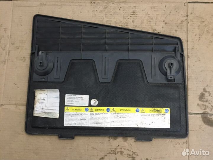 Обшивка багажника Volkswagen Phaeton (2798)