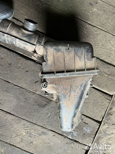 Корпус воздушного фильтра Audi 100 с3 44-й кузов