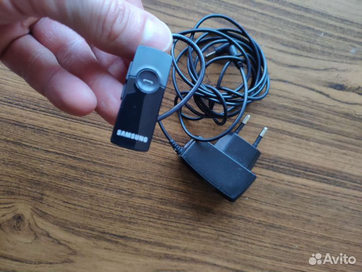 Bluetooth-гарнитура Samsung WEP450