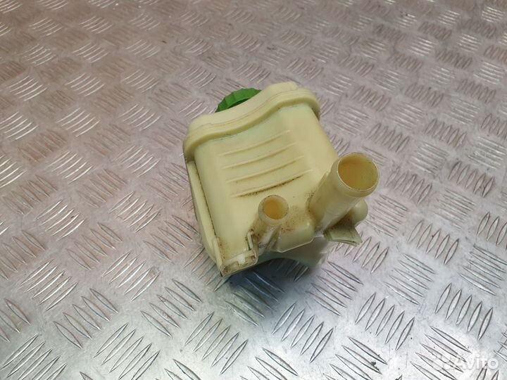 Бачок гидроусилителя Audi Q7 1 4L 2005-2015