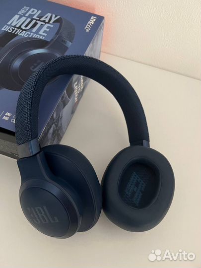 Беспроводные наушники jbl live 660NC blue