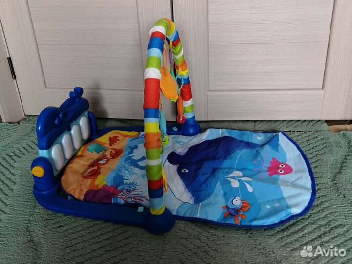 Развивающий коврик с пианино