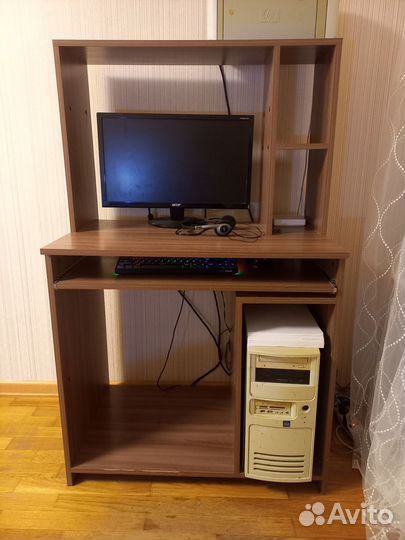 Компьютерный письменный стол