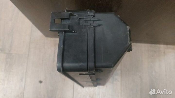 Блок предохранителей под капот Land Rover Range