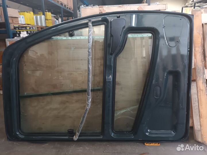 Дверь экскаватора Hyundai оригинал 9 series