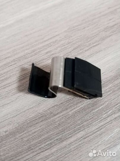 Пружина лючка бензобака Митсубиси Лансер 9, 10