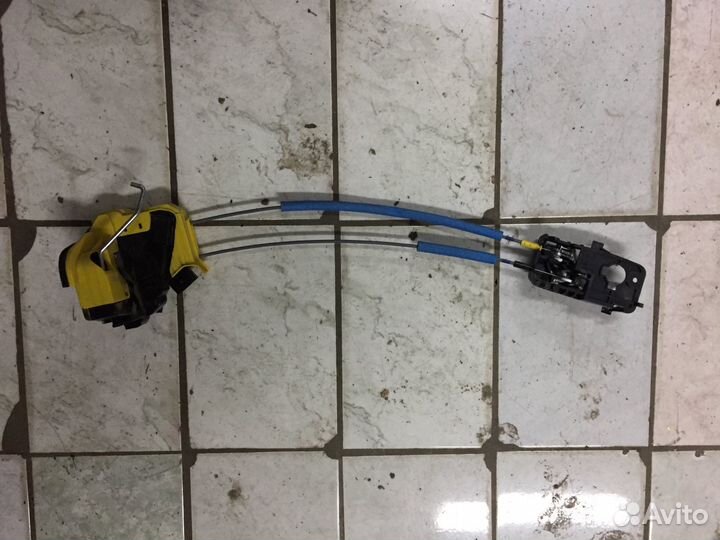 Замок дверной, задний прав. Hyundai Solaris 2