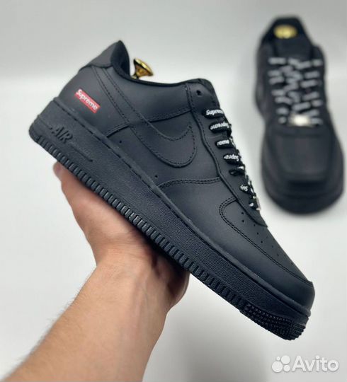 Nike Air Force 1 Low & Supreme