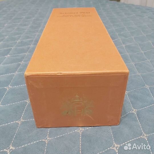 Неувядающая золотая роза. Ручная работа