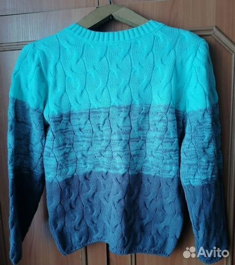 Свитер женский