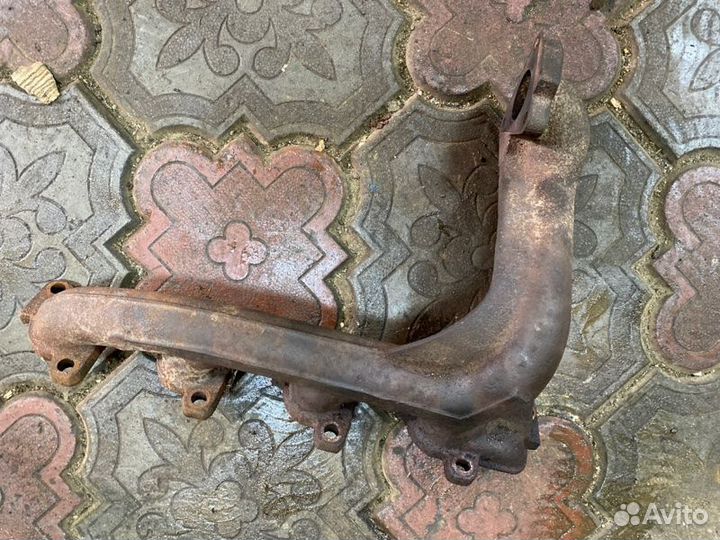 Выпускной коллектор Mercedes-Benz Vito W638 2.2L