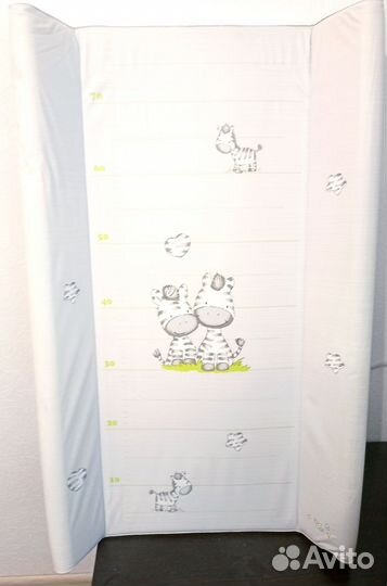 Пеленальная доска и детская ванночка