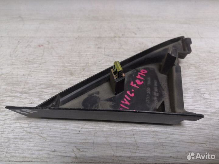 Уголок двери передний правый Honda Civic Ferio ES1