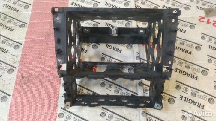 Рамка магнитолы Volkswagen Polo sedan 2011-2020