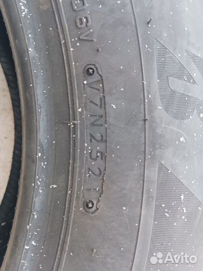Bridgestone Ice Cruiser 7000S 215/65 R16 98T