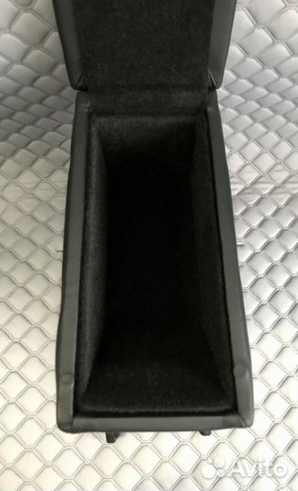 Подлокотник Skoda octavia A4 Tour