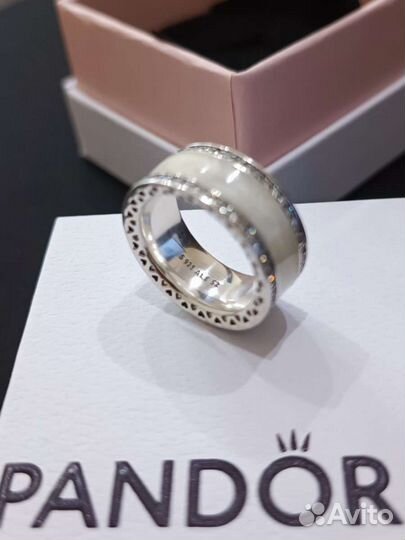Кольцо Pandora 