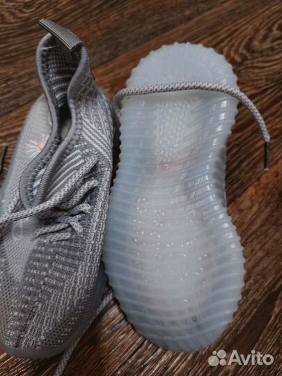 Кроссовки для девочки 29 размер новые