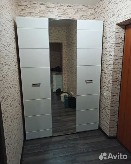Шкаф