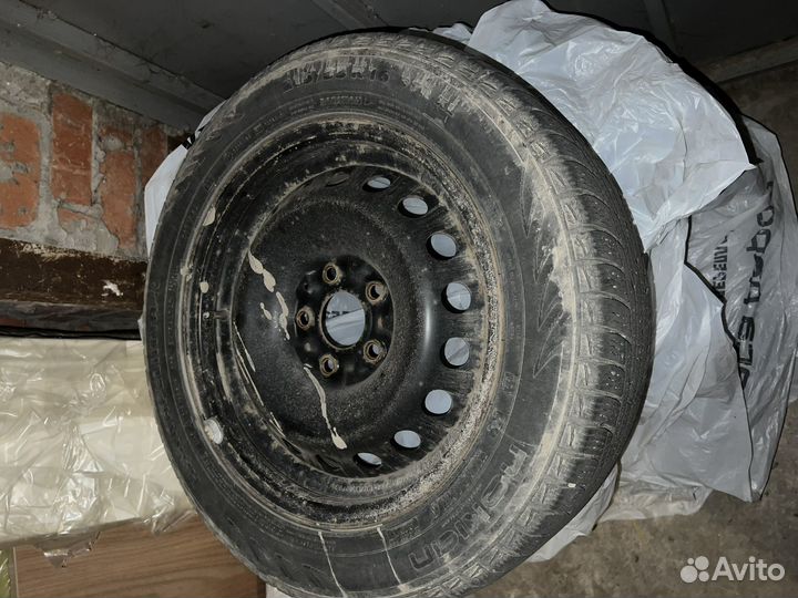 Nokian Tyres Hakkapeliitta R 215/55 R16