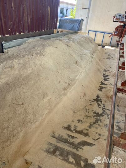 Опилки в мешках