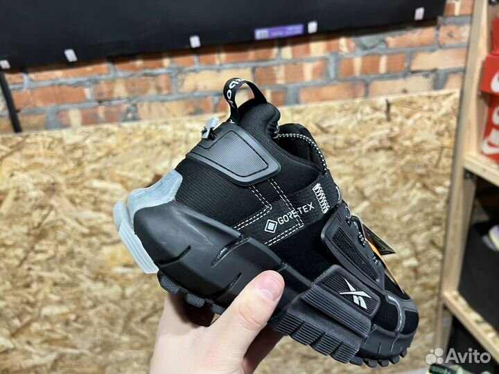 Кроссовки зимние термо Reebok Zig kinetica