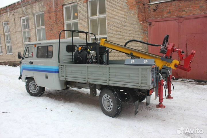 Водитель на УАЗ