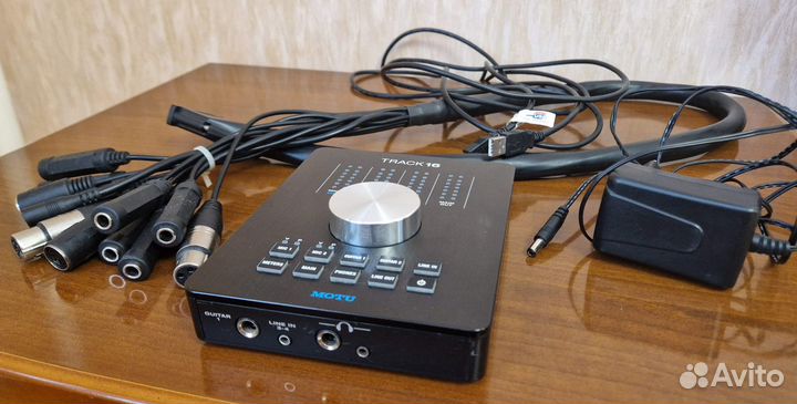 Motu Track16 аудиоинтерфейс/DSP