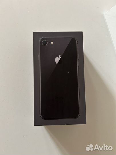 Коробка от iPhone 8