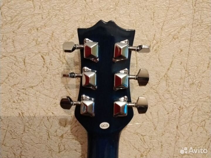 Акустическая гитара