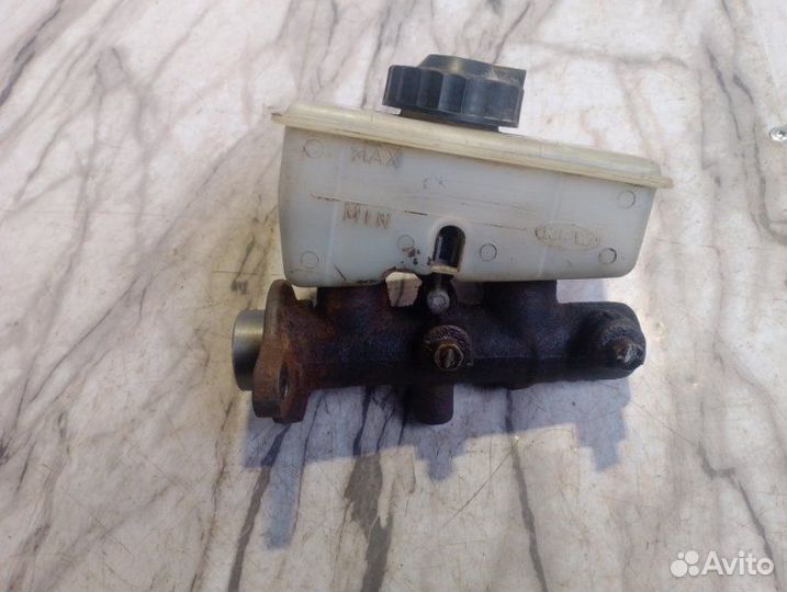 Главный тормозной цилиндр Kia Sportage FE