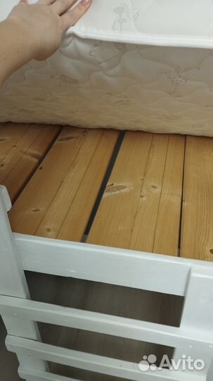 Детская кроватка с матрасом