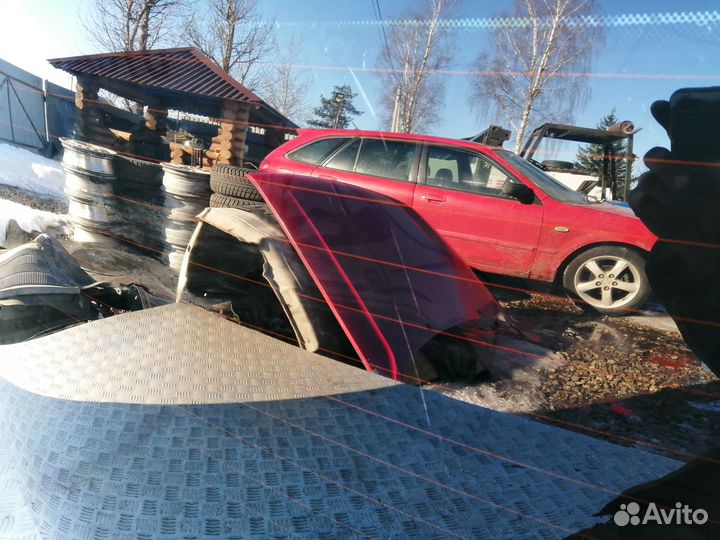 Стекло заднее Audi A6 C5 2000г Седан