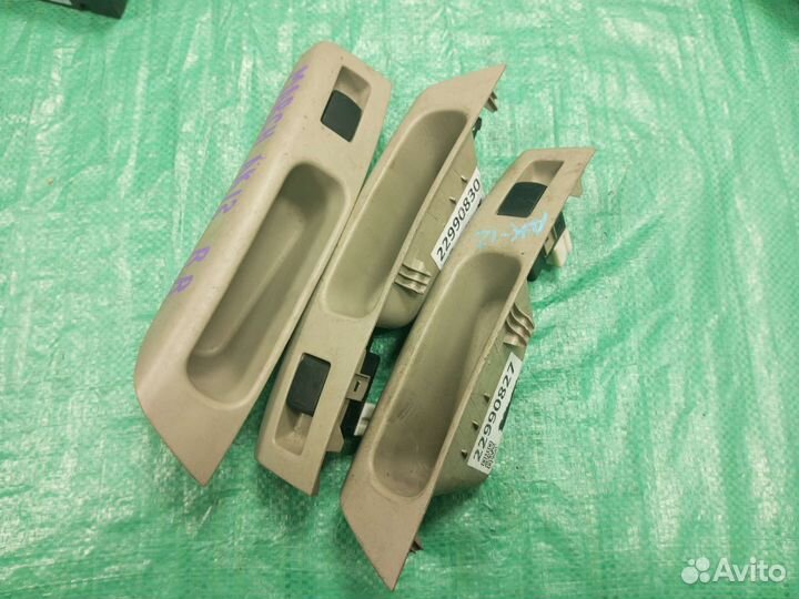 Кнопка стеклоподъемника Nissan March K12