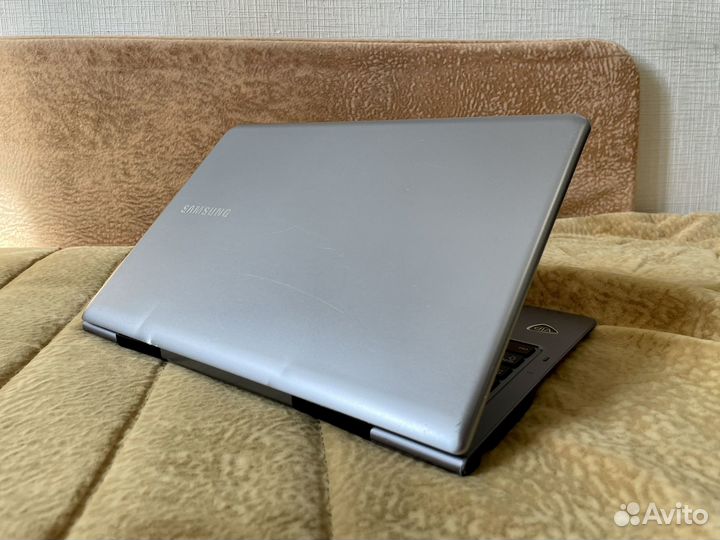 Мощный ультрабук Samsung core i5