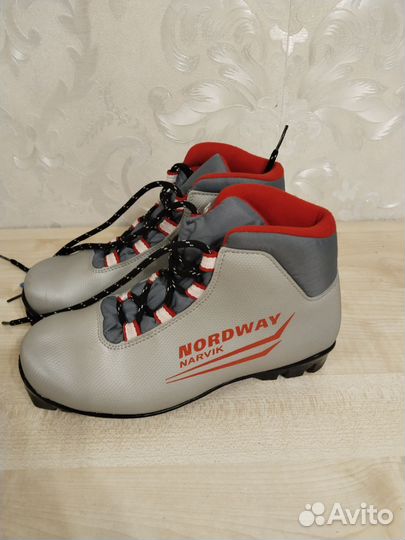 Лыжные ботинки