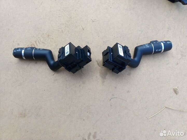 Переключатель подрулевой на Рейнж Ровер Велар 2019