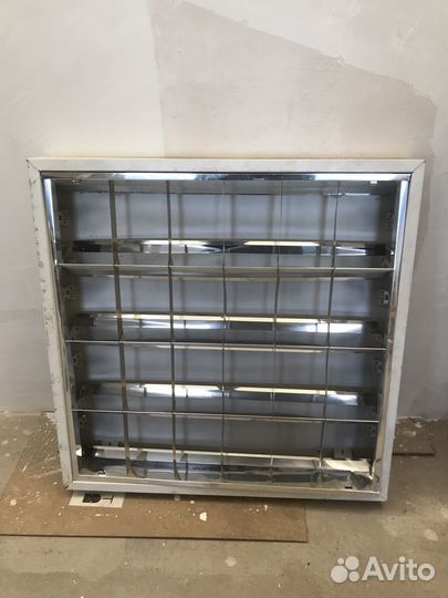 Светильник потолочный люминисцентный