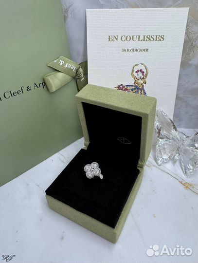 Кольцо van cleef