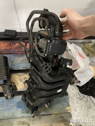 Впускной коллектор Mazda 3 1.6