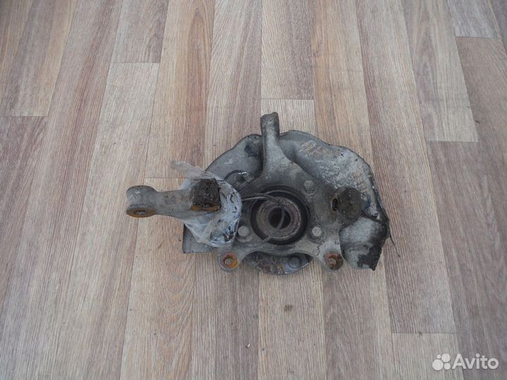 Кулак передний правый Toyota Corolla 150 2008