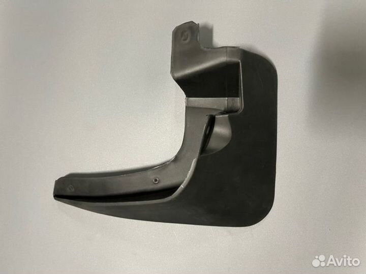 Брызговик kia rio 05-11 передний Левый